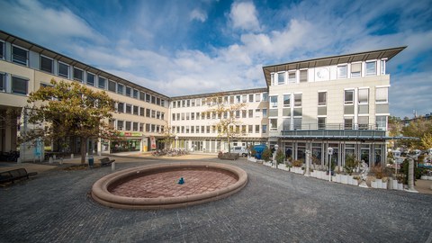 Foto: Bürogebäude der TU Dresden am Falkenbrunnen