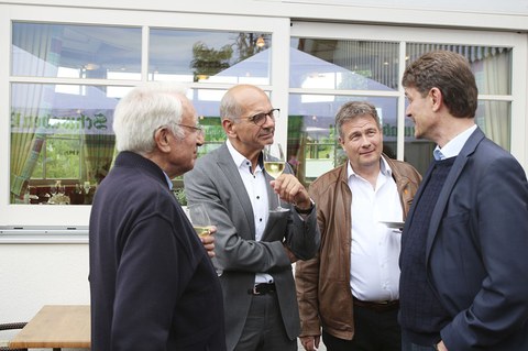 Personen im Gespräch 