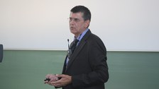Dr. Uwe Schneider