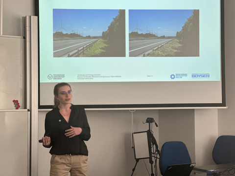 Kolegiatin Marie Walstab während ihrer Präsentation.