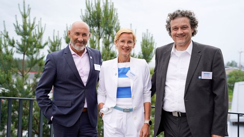 Links Sprecher Professor Hurtado, in der Mitte geschäftsführerin Dr. Anna Martius, rechts Sprecher Professor Hurtado
