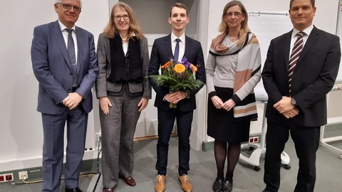 Frederik Plewnia mit Professor Schegner, Professor Günther und Professor Möst