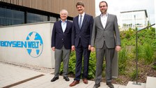 Wilhelm Becker mit Professor Fasoulas und Doktor Dreizler