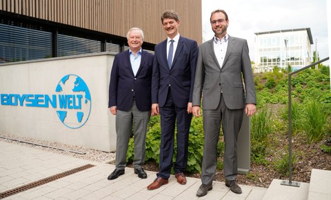 Wilhelm Becker mit Professor Fasoulas und Doktor Dreizler