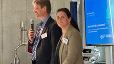 Prof. Fasoulas und Vorstandsassistentin Elisa Werler