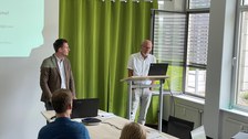 Doktorand Björn Verse und Professor Armin Grundwald