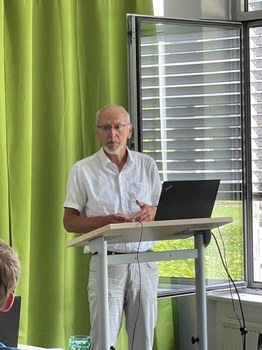 Professor Grundwald während seines Vortrags