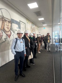 Die Teilnehmenden der Autumn School bei der Exkursion zum Innovation Power Plant 