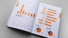Foto von Seite mit Diagrammen