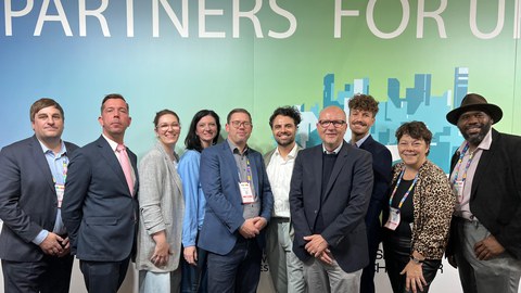 Gruppenfoto der Teilnehmer am Stand 