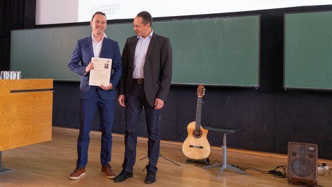 Preisübergabe des Ohde-Preises 2024 von Dr.-Ing. Jörg Zimbelmann an den Preisträger Theo Zschernig