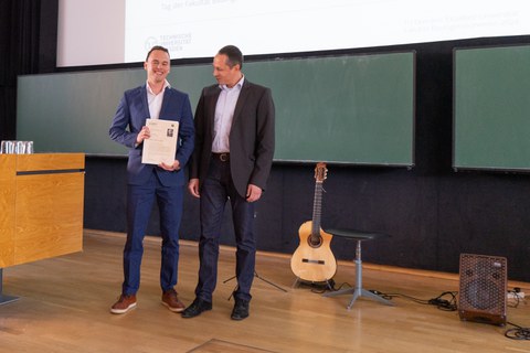 Preisübergabe des Ohde-Preises 2024 von Dr.-Ing. Jörg Zimbelmann an den Preisträger Theo Zschernig