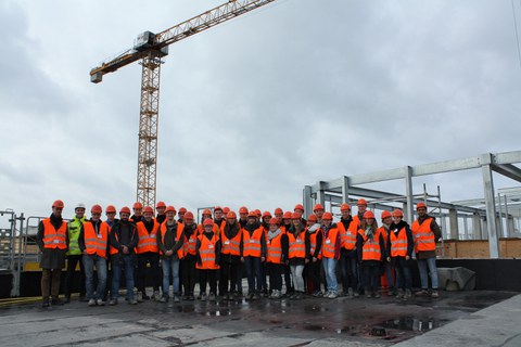 Gruppenbild auf dem Allianzcampus