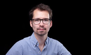 Foto zeigt ein Portrait von Conrad Pelka