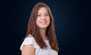 Foto zeigt Portrait von Tina Funke