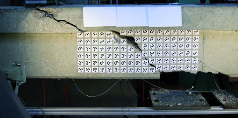 Shear test on a T-beam