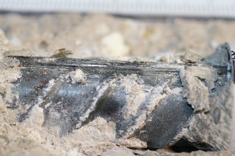 Bond zone with sensor fibre after failure