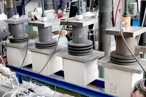 Pull-out specimens under sustained loading
