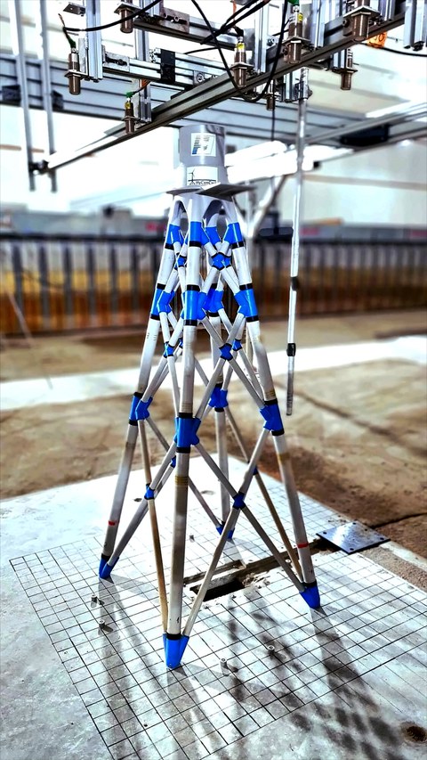 Modell der Offshore-Jacket-Tragstruktur für hydrodynamische Tests