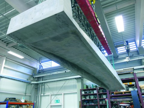 Ceiling element, realised acc. to the principle form follows force