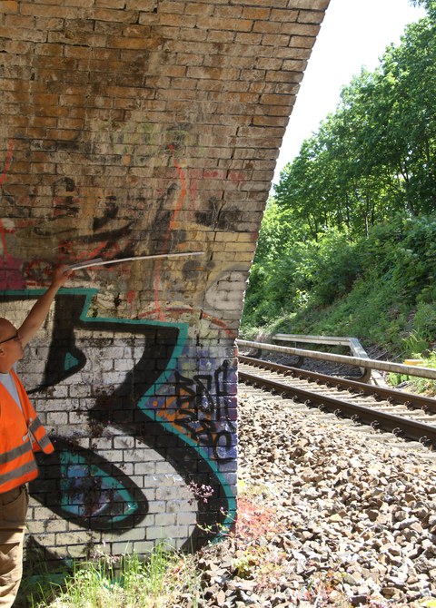 Damage documentation at an arch bridge in Berlin