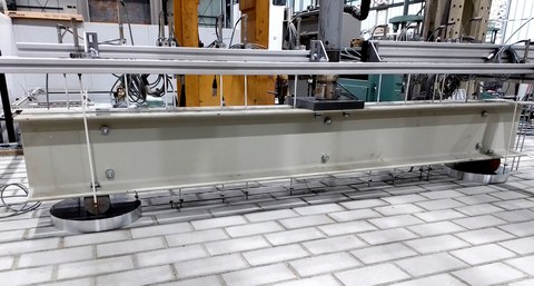 Test set-up with rectangular blocks – traverse and inductive displacement transducers