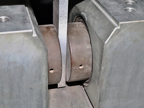 Hydraulic clamping jaws