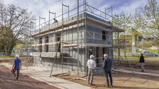 Foto zeigt IMporessionen vom Bau des Carbonbetonhauses CUBE in Dresden