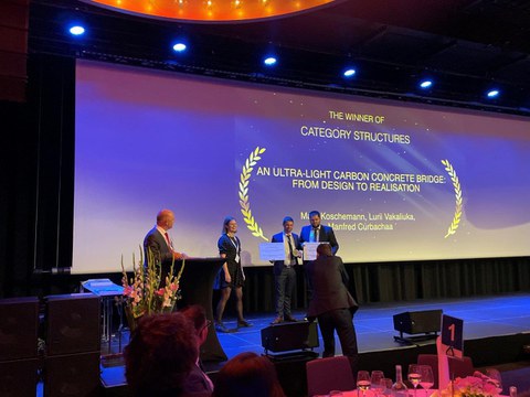 Foto zeigt Marc Koschemann und Iurii Vakaliuk bei der Preisverleihung in Oslo
