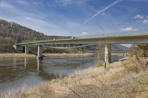Impressionen Belastungstest Elbbrücke Bad Schandau im April 2025