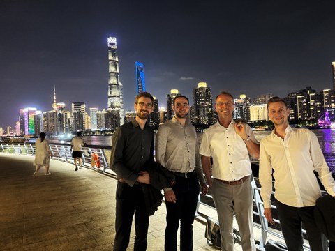 Gruppenfoto Shanghai Skyline