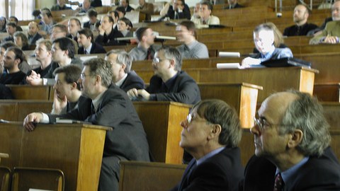 Prof. Horlacher und Prof. Martin beim Wasserbaukolloquium 2003