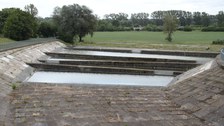 Fotoaufnahme des Tosbeckens im aktuellen Ist-Zustand