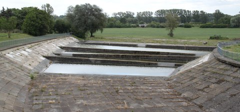 Fotoaufnahme des Tosbeckens im aktuellen Ist-Zustand