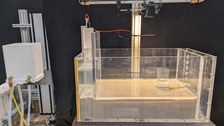 Foto des experimentellen BEP- Versuchsaufbaus im Wasserbaulabor der TU Dresden