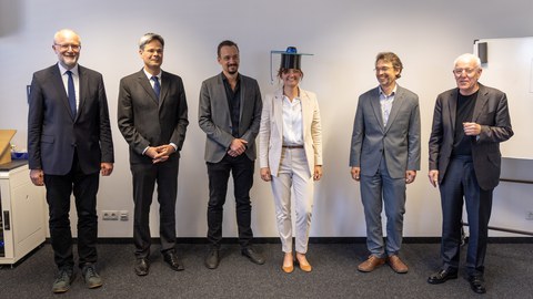 Gruppenbild mit der Promovendin