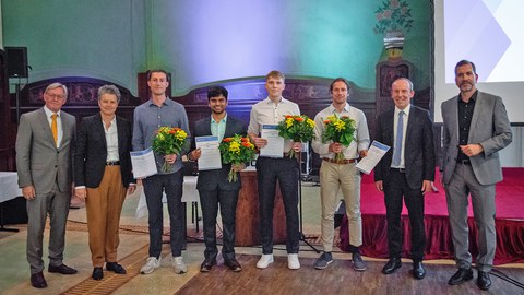 Gruppenbild auf der Bühne