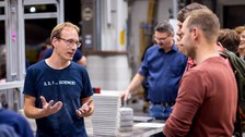 Dr. Steffen Müller erklärt den Beton 3D Druck