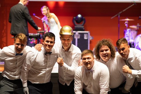 Gewinner des diesjährigen Goldenen Bauhelm im Gruppenbild