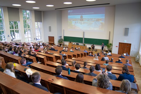 Blick in den Saal