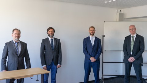 von links: Professor Mechtcherine, Professor Balzani, Erik Tamsen, Professor Löhnert