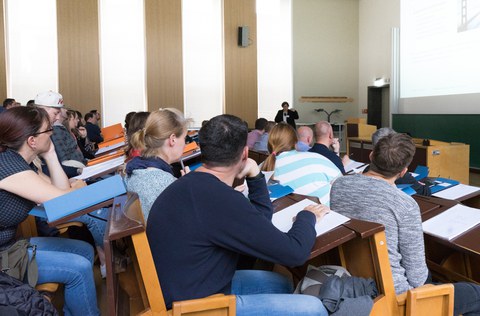 Este Vorlesung für die Fernstudenten