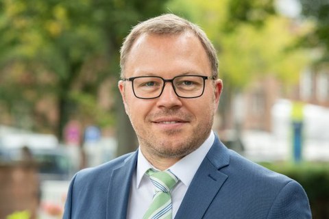 Prof. Mauder
