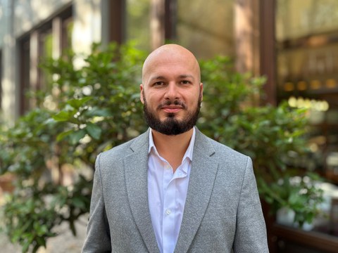 Prof. Stefan Razinskas