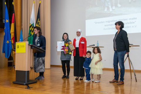 Dresdner Migrationsgeschichten: Frauen*stimmen sichtbar machen