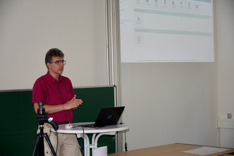 PD Dr. Maschek am Rednerpult