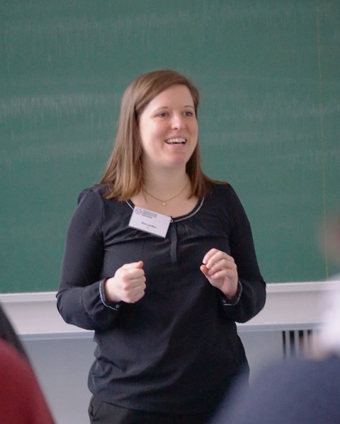 Kira bei ihrer Präsentation