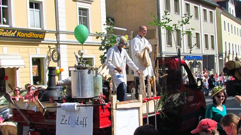 Festumzugswagen des Instituts für Pflanzen- und Holzchmie
