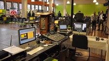 Medienpult zur technischen Ausstattung einer Tagung