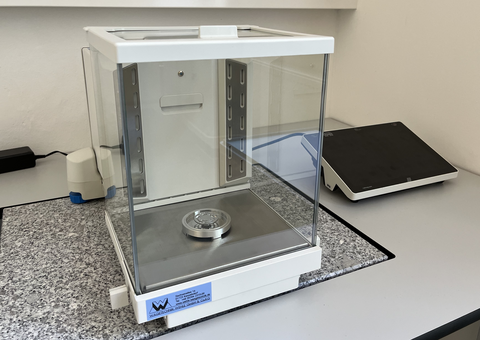 Radwag XA6.5Y.M.A microbalance